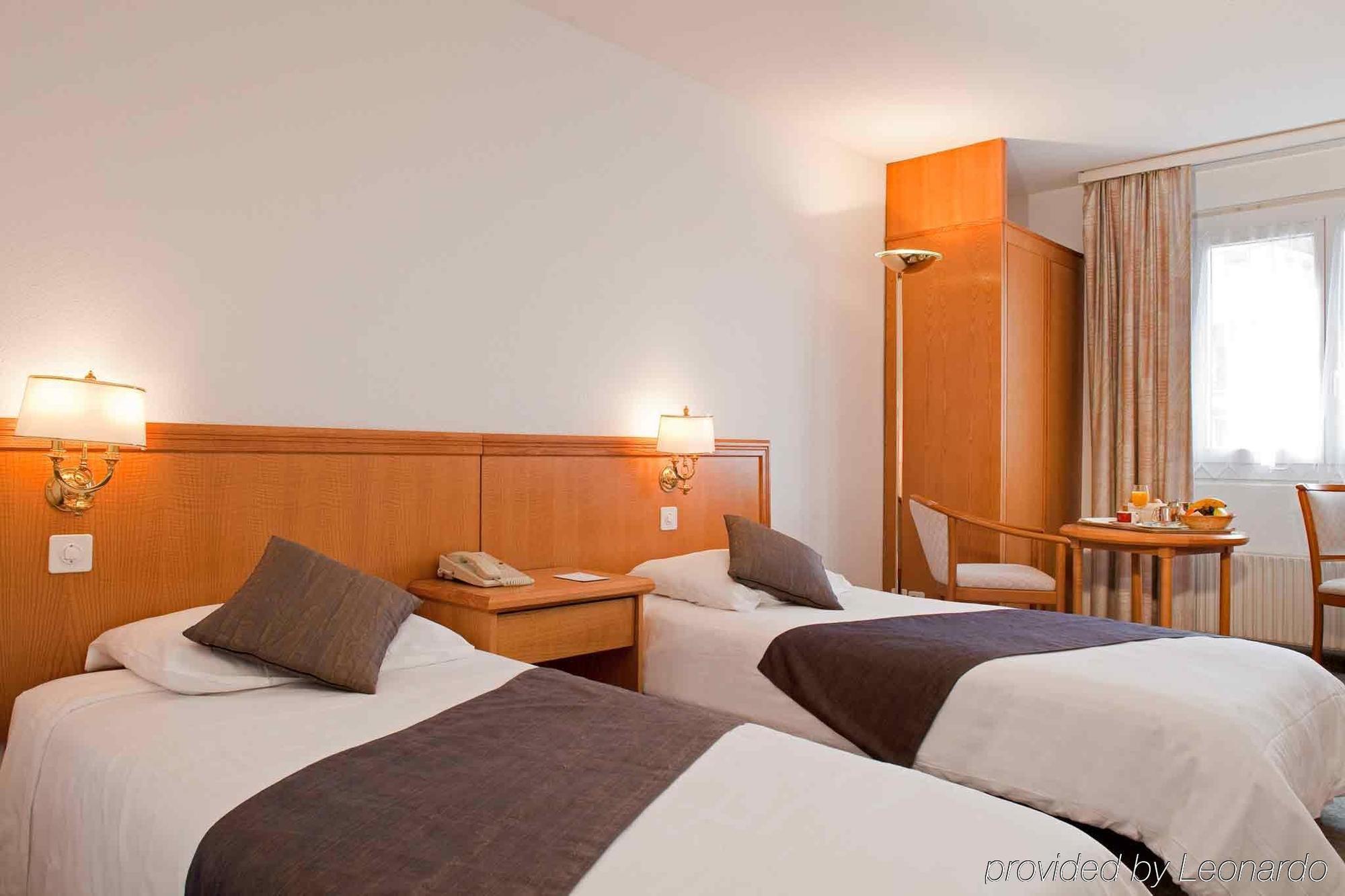 Alpine Classic Hotel Лезен Стая снимка