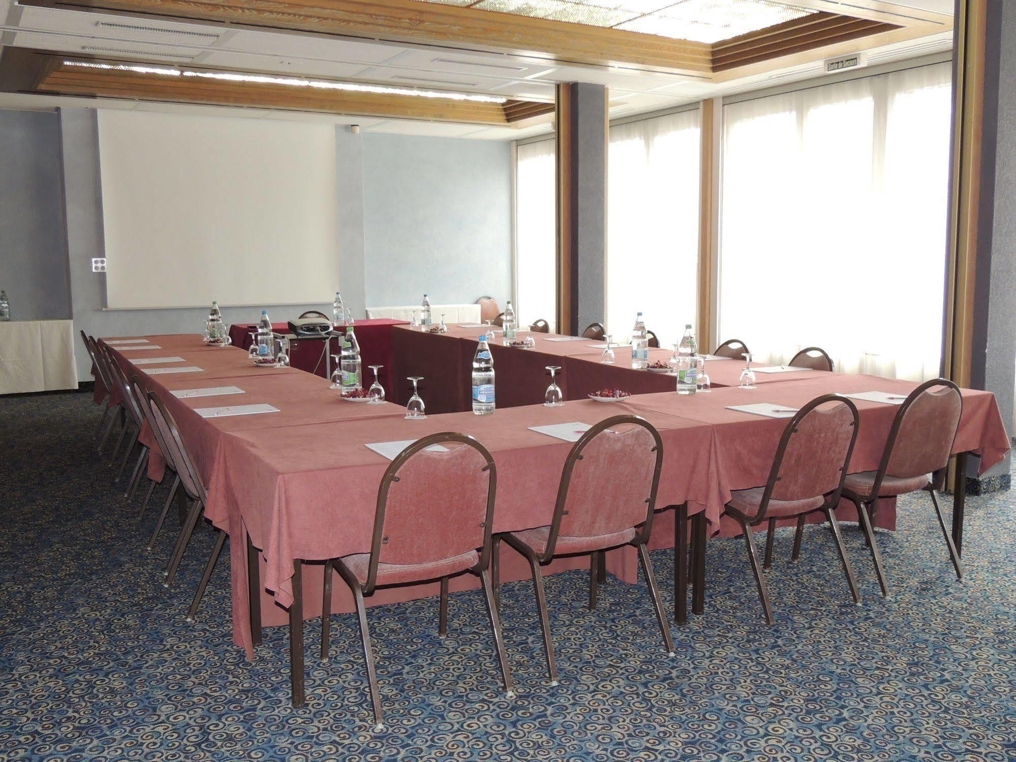 Alpine Classic Hotel Лезен Екстериор снимка