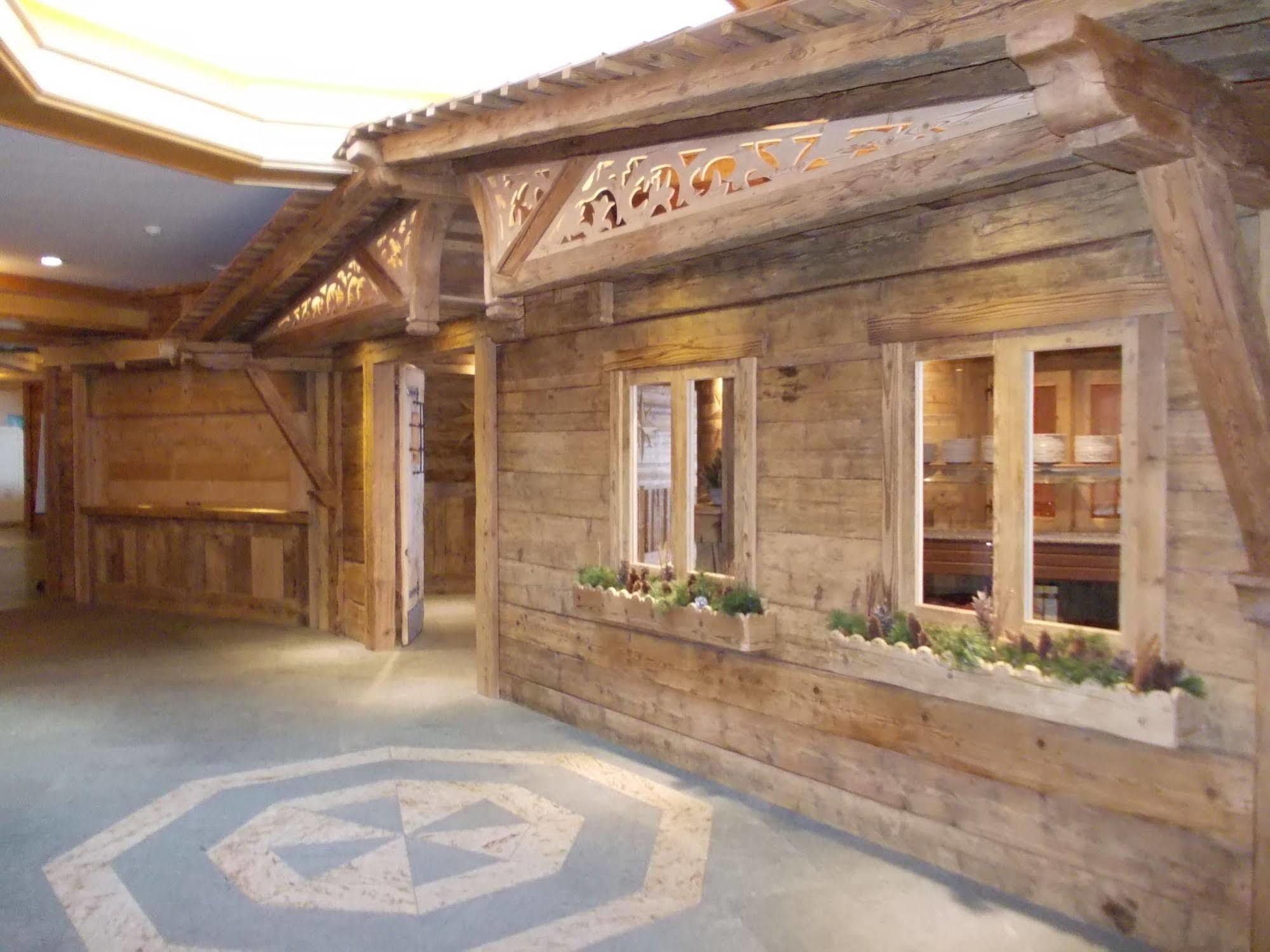 Alpine Classic Hotel Лезен Екстериор снимка